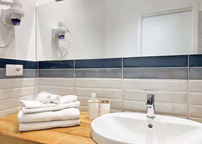 Al Duomo Di ゲストハウス カリアリ